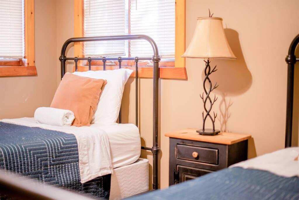Fall Getaway Resort-3 King Suites, Dog-Friendly Seeley Luaran gambar