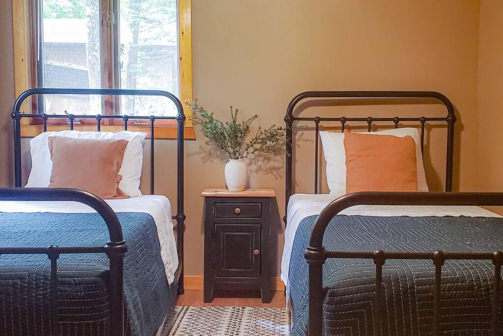 Fall Getaway Resort-3 King Suites, Dog-Friendly Seeley Luaran gambar
